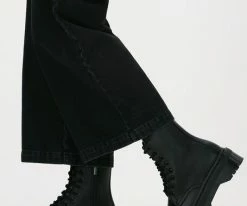 Dr martens vegan jadon ii mono bottines à lacets en noir 11 Dr martens vegan jadon ii mono bottines à lacets en noir -Bottes Femme Soldes 102062 8