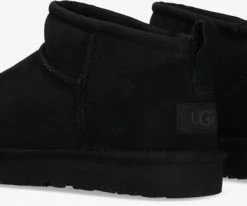 Ugg w classic ultra mini bottes fourrure en noir -Bottes Femme Soldes 118091 3