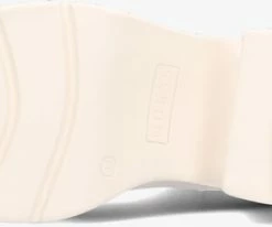 Guess vaneta bottines chelsea en blanc 9 Guess vaneta bottines chelsea en blanc -Bottes Femme Soldes 230819 4