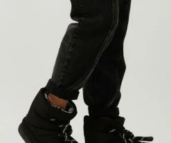 Ugg w classic maxi short bottillons en noir 11 Ugg w classic maxi short bottillons en noir -Bottes Femme Soldes 234497 8