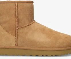 Brown ugg shoe classic mini ii
